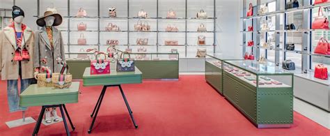 gucci outlet store toronto|premium outlet mall gucci.